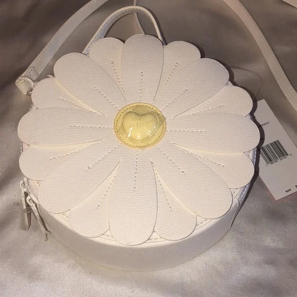 Betsey Johnson White Multi Round Kitsch  Daisy Flower Crossbody Bag NWT - Picture 3 of 16